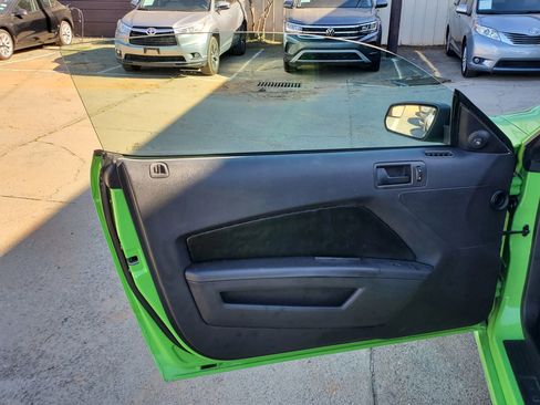 Used 2013 Ford Mustang Convertible RWD image 26
