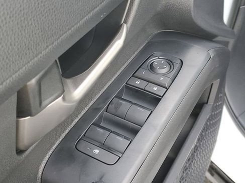 Used 2025 Toyota Tacoma TRD Off-Road image 10