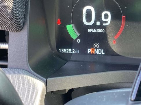 Used 2025 Ford Explorer ST-Line w/ Premium Package image 34