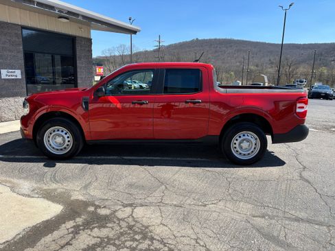 Used 2024 Ford Maverick XL image 3