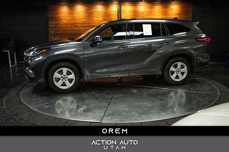 Used 2021 Toyota Highlander LE AWD/4WD image 1
