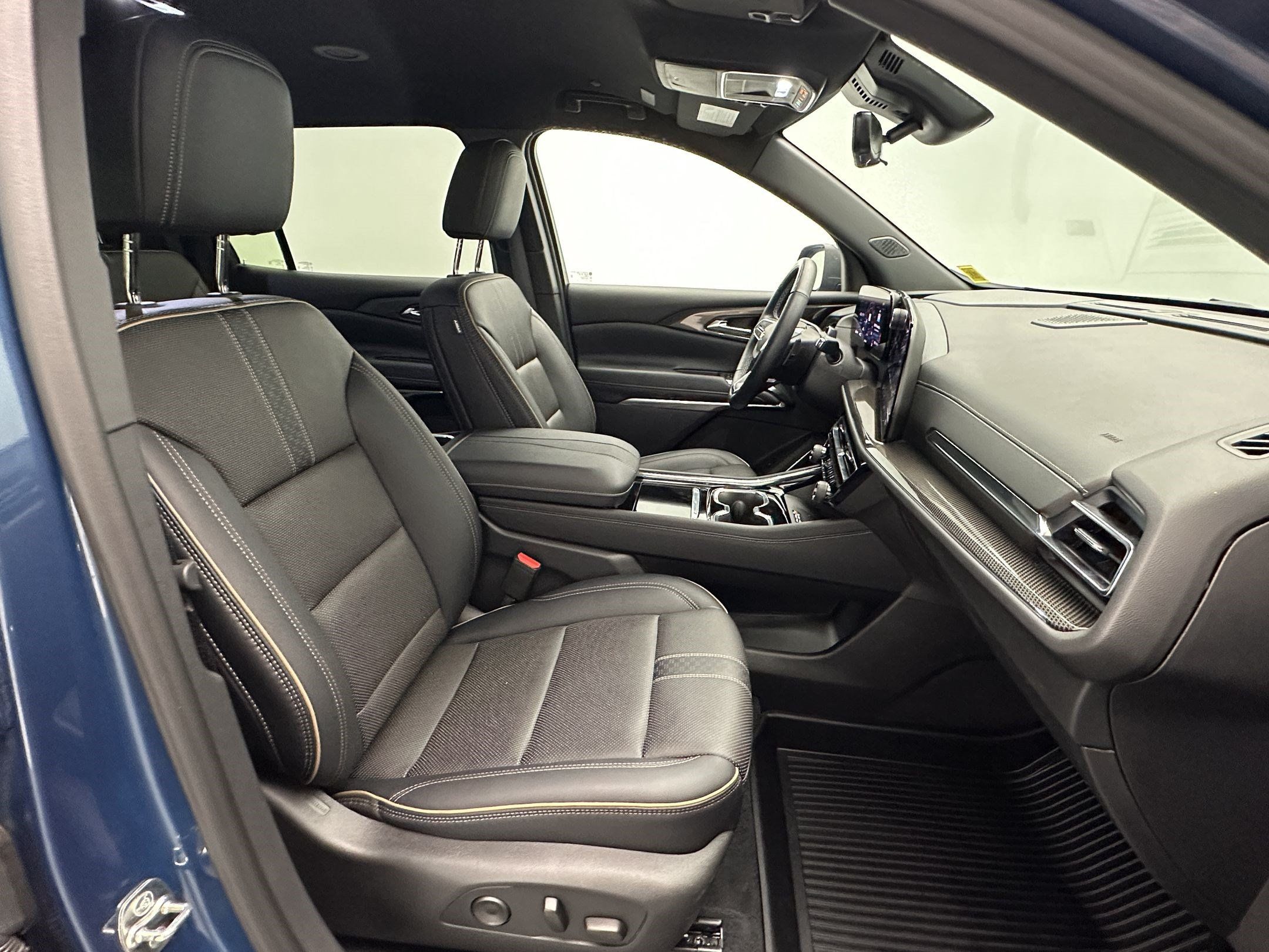 Certified 2026 Chevrolet Traverse High Country w/ LPO, Floor Liner Package AWD/4WD image 28