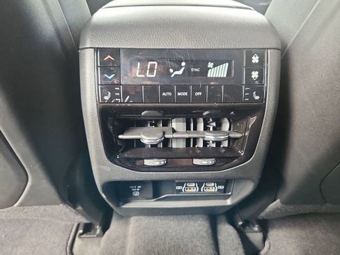 New 2025 Jeep Grand Cherokee L Limited w/ Black Appearance Package image 25