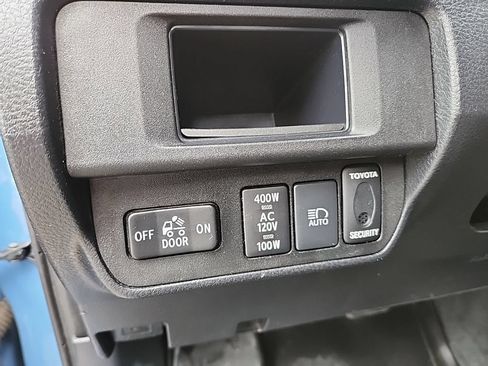Used 2018 Toyota Tacoma TRD Pro AWD/4WD image 15