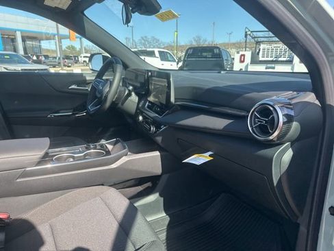 New 2026 Chevrolet Equinox LT FWD image 33