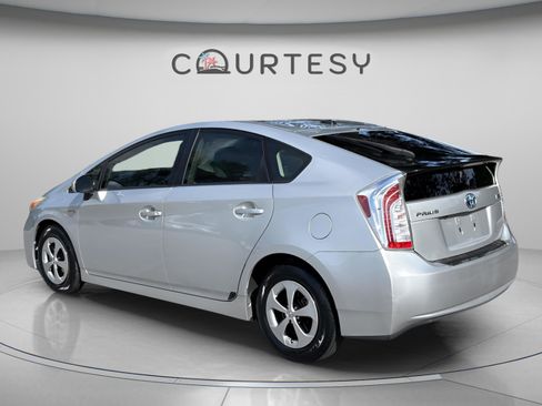 Used 2015 Toyota Prius Three FWD image 5