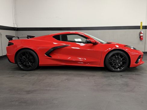 Used 2025 Chevrolet Corvette Stingray Coupe w/ 1LT image 5