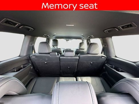 Certified 2025 Nissan Armada PRO-4X AWD/4WD image 11