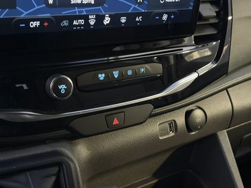 Used 2024 Ford Transit 350 XLT image 28