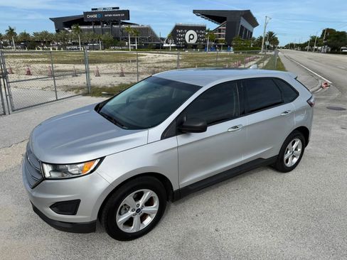 Used 2018 Ford Edge SE image 14