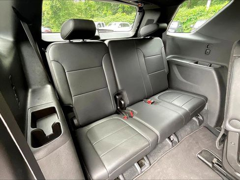 Used 2022 Chevrolet Traverse High Country image 26