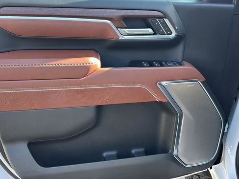 Certified 2025 GMC Sierra 2500 Denali Ultimate image 16