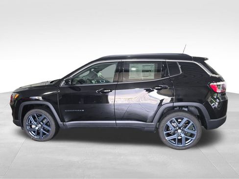 New 2026 Jeep Compass Latitude AWD/4WD image 2