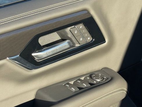 New 2026 GMC Yukon Elevation image 19