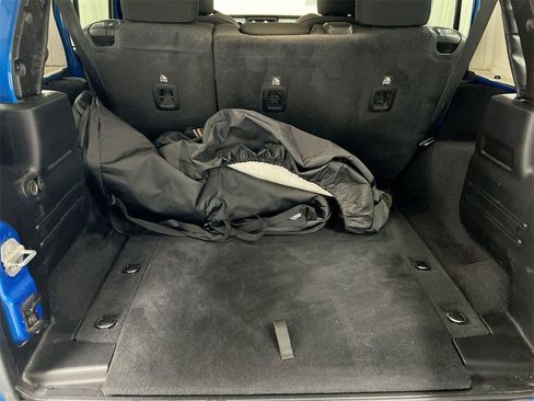 Used 2021 Jeep Wrangler Unlimited Islander image 23