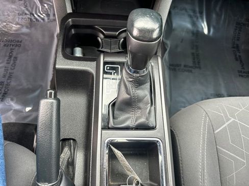 Used 2016 Toyota Tacoma TRD Off-Road w/ Premium & Technology Package image 38