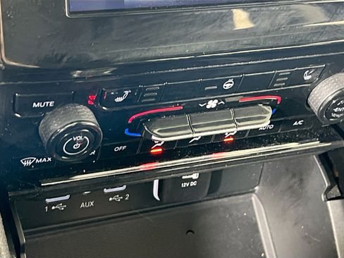 Used 2023 Jeep Grand Cherokee Laredo w/ Luxury Tech Group I AWD/4WD image 19