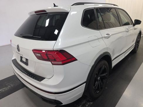 Used 2023 Volkswagen Tiguan SE R-Line FWD image 4
