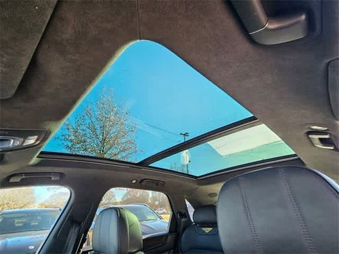 Used 2020 Bentley Bentayga Design Series image 16