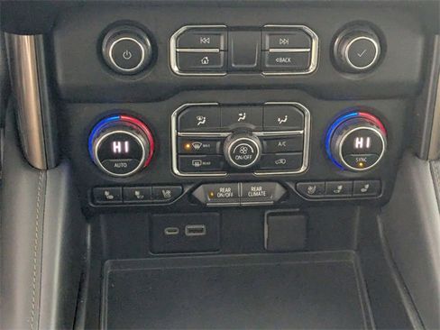 Used 2021 Chevrolet Tahoe High Country w/ Premium Package image 24