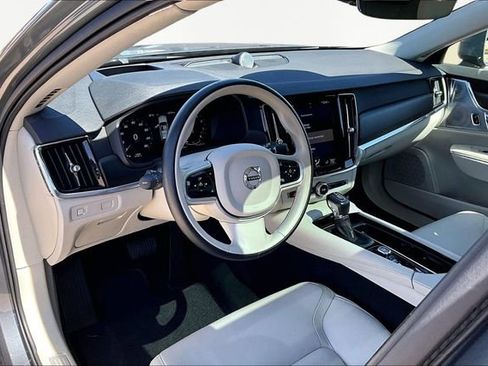 Used 2017 Volvo V90 T6 Cross Country image 13
