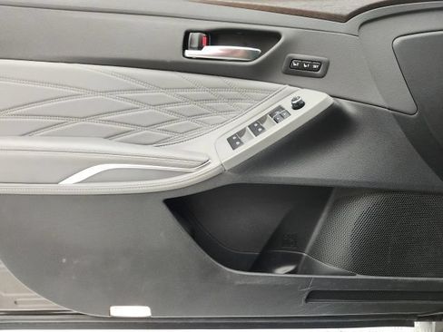 Used 2019 Toyota Avalon Limited FWD image 11