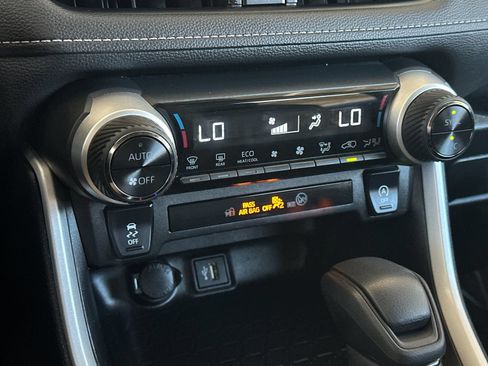 Used 2025 Toyota RAV4 XLE FWD image 18