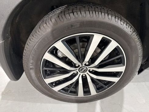 Used 2023 Nissan Pathfinder Platinum AWD/4WD image 13