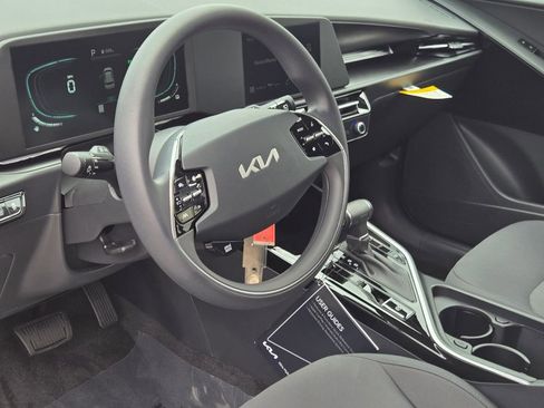 New 2026 Kia Niro LX FWD image 17