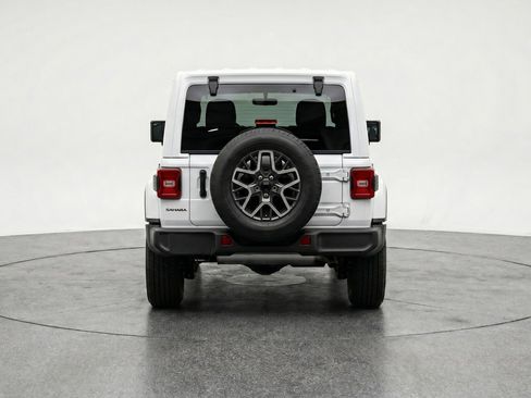Used 2025 Jeep Wrangler Unlimited Sahara AWD/4WD image 7