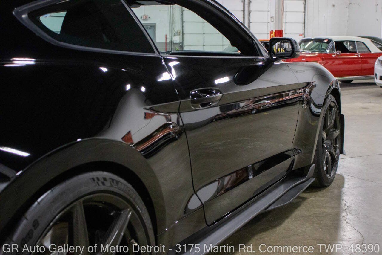Used 2020 Ford Mustang Shelby GT500 w/ Carbon Fiber Track Pack RWD image 23