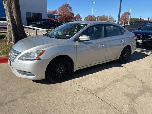 Used 2013 Nissan Sentra SV image 2