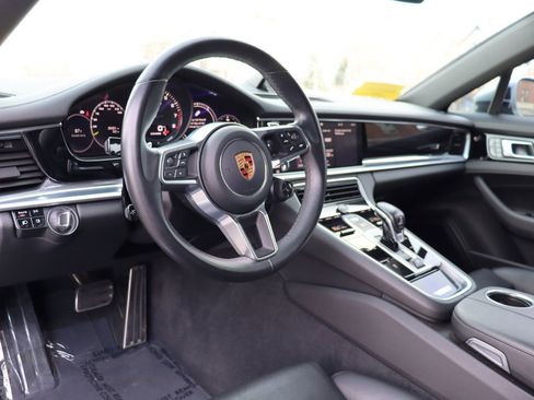 Used 2018 Porsche Panamera 4 w/ Premium Package Plus AWD/4WD image 11