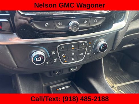 Used 2022 Chevrolet Traverse LT FWD image 14