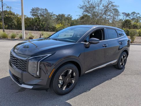 New 2026 Kia Sportage LX FWD image 9