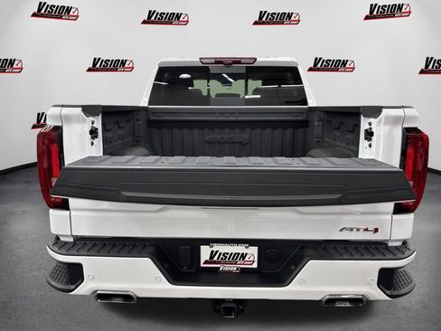 Used 2024 GMC Sierra 1500 AT4 w/ Technology Package AWD/4WD image 12