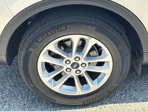 Certified 2021 Ford Escape SE FWD image 17