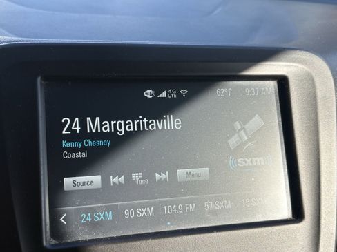 Used 2018 Chevrolet Equinox LT image 9