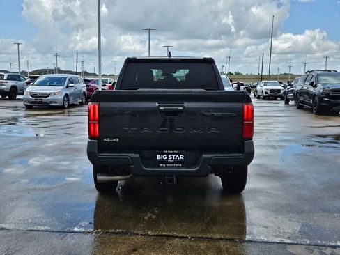 Used 2025 Toyota Tacoma SR AWD/4WD image 4