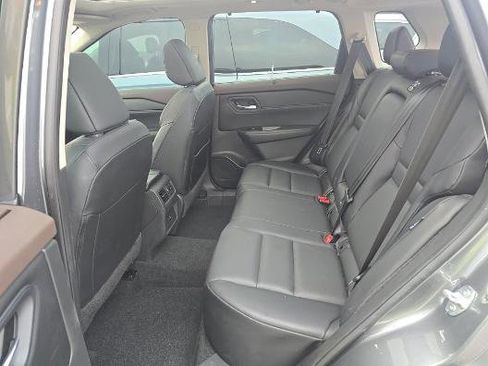Used 2023 Nissan Rogue SV w/ SV Premium B Package FWD image 12