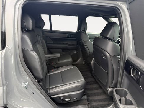 Used 2025 Hyundai Santa Fe Calligraphy image 18