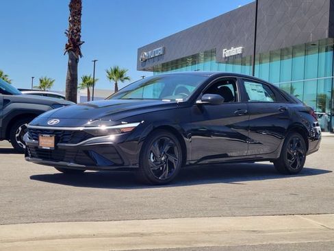 New 2026 Hyundai Elantra SEL Sport FWD image 2
