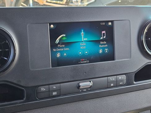 Used 2024 Mercedes-Benz Sprinter 3500 image 19