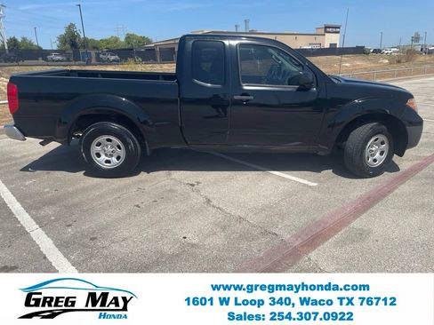 Used 2015 Nissan Frontier S RWD image 2