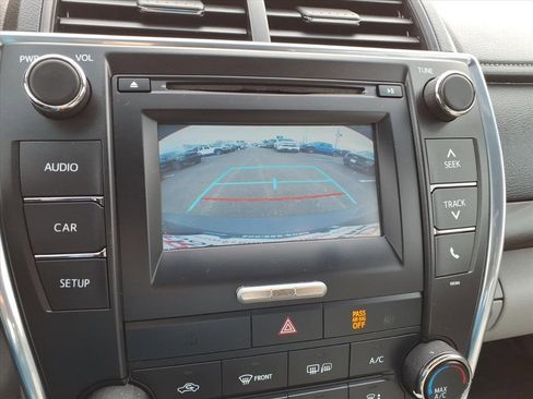 Used 2015 Toyota Camry LE image 17