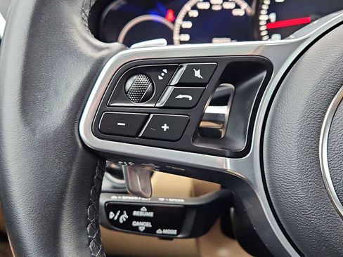 Certified 2023 Porsche Cayenne Platinum Edition image 20