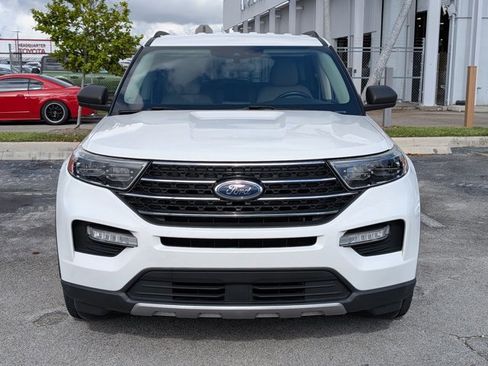 Used 2020 Ford Explorer XLT w/ Equipment Group 202A image 2