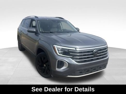 Used 2024 Volkswagen Atlas SE w/ Black Wheel Package FWD image 3