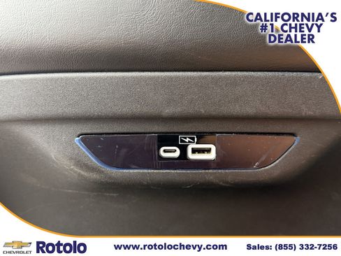 Used 2023 Chrysler Pacifica Touring-L FWD image 18