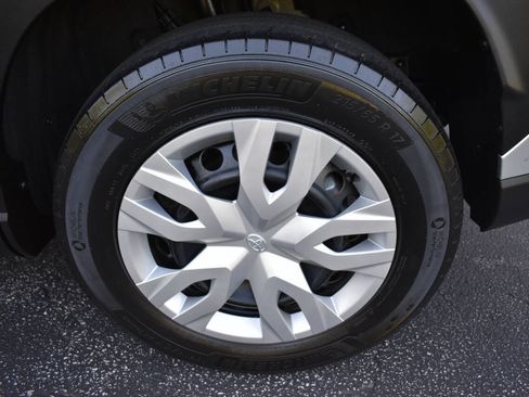 Used 2023 Toyota Corolla Cross L FWD image 40